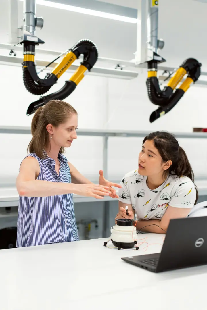 AI chatbot assisting a customer on a laptop